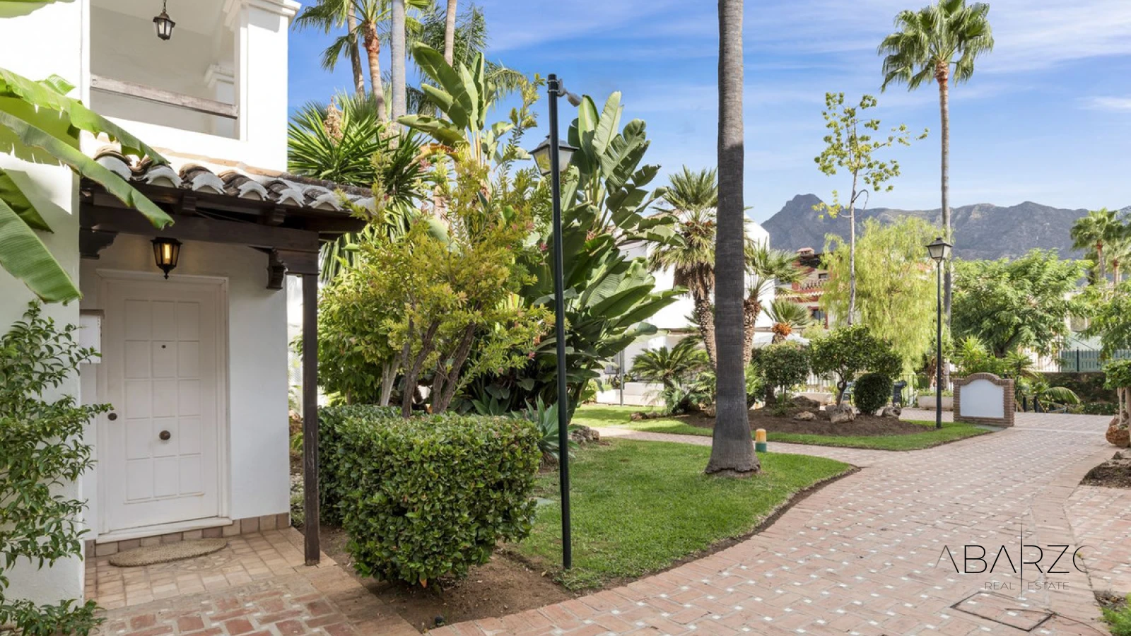 Charming 3-Bedroom Townhouse in Golden Mile with Parking — interior, Golden Mile, Marbella (25 of 25)