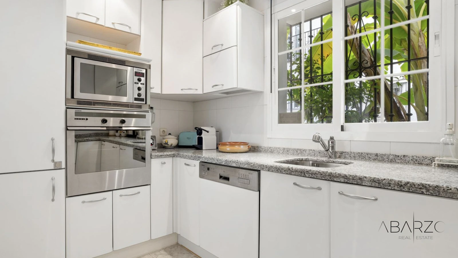 Charming 3-Bedroom Townhouse in Golden Mile with Parking — interior, Golden Mile, Marbella (11 of 25)