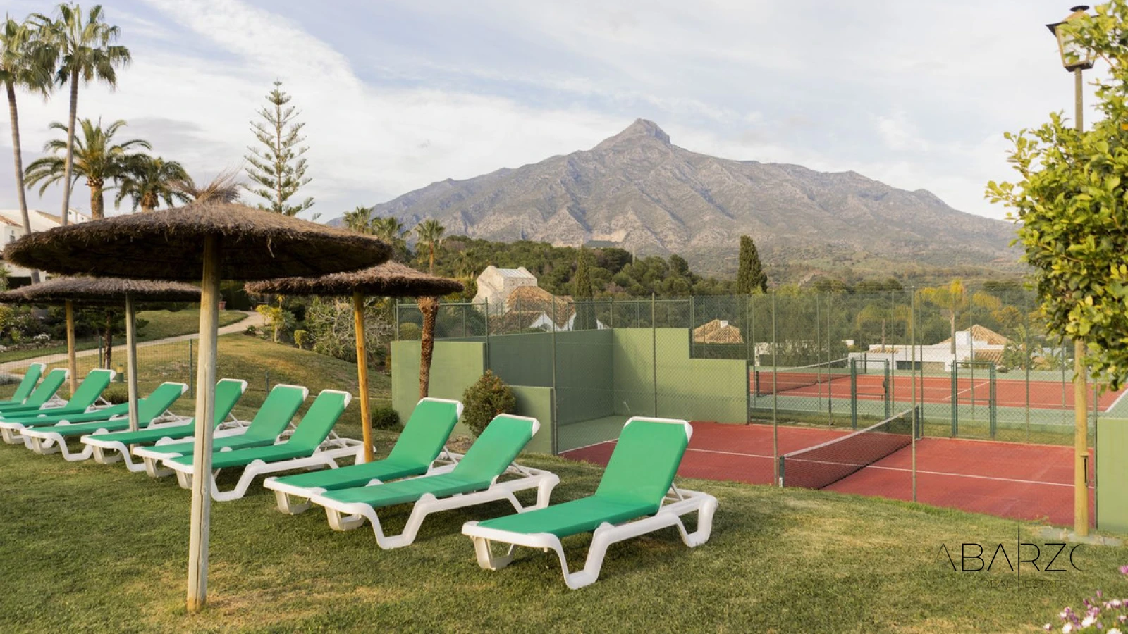 Elegant renovated townhouse in Aloha Marbella with rooftop solarium and terraces — interior, Nueva Andalucía, Marbella (37 of 49)