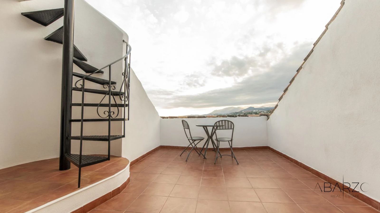 Elegant renovated townhouse in Aloha Marbella with rooftop solarium and terraces — interior, Nueva Andalucía, Marbella (27 of 49)