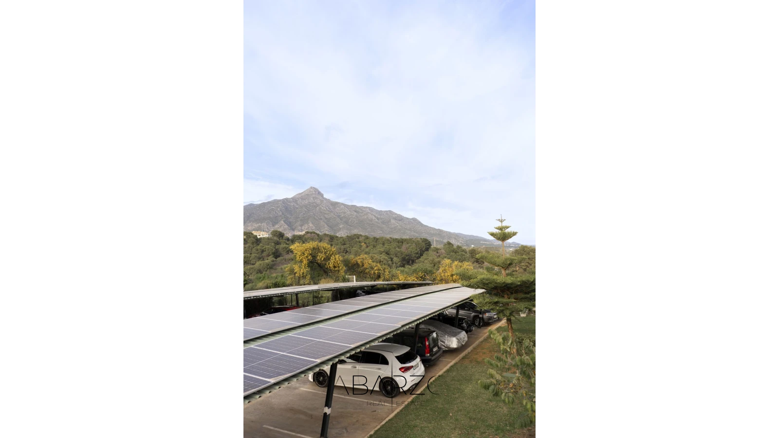 Elegant renovated townhouse in Aloha Marbella with rooftop solarium and terraces — interior, Nueva Andalucía, Marbella (39 of 49)
