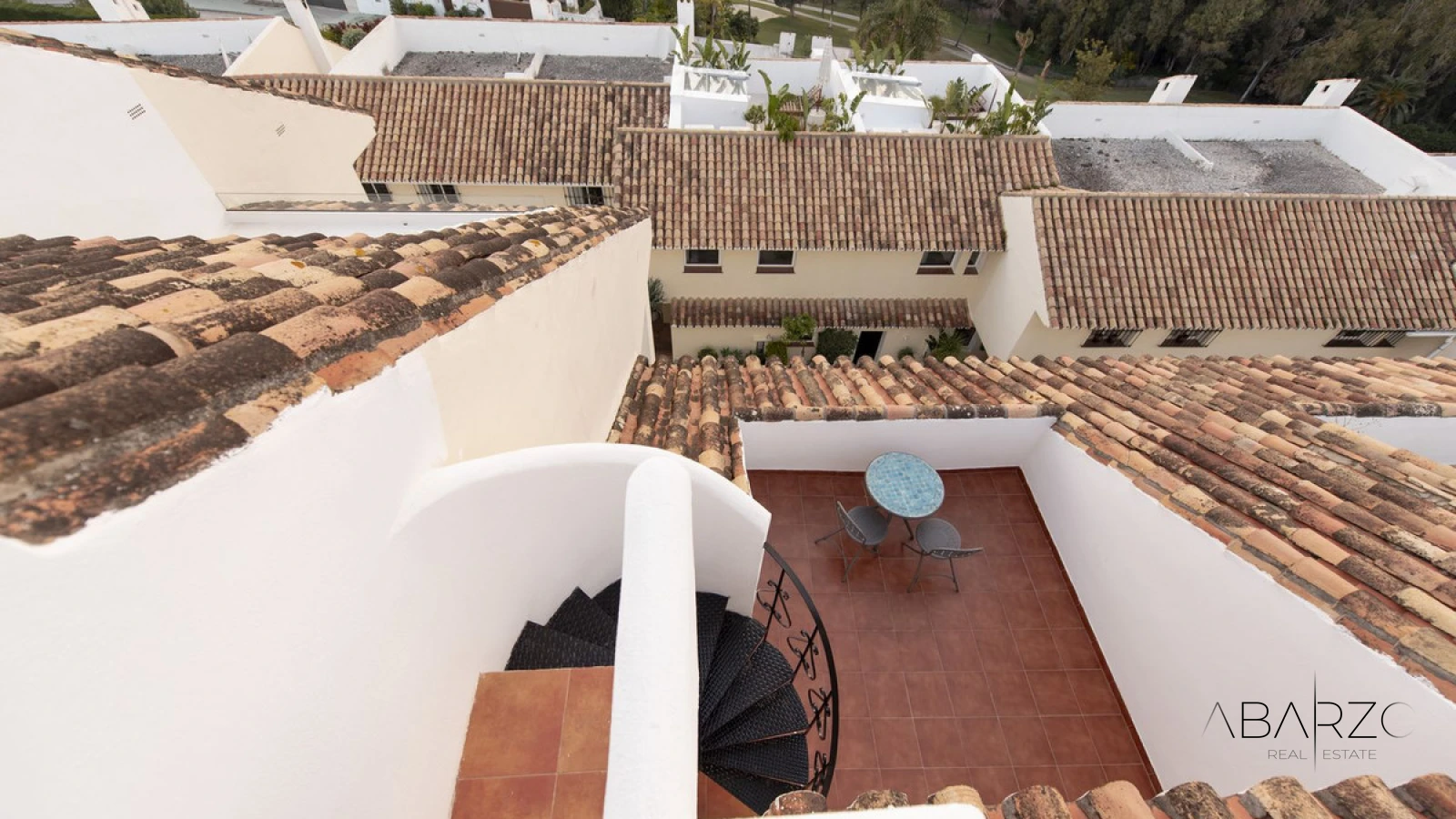 Elegant renovated townhouse in Aloha Marbella with rooftop solarium and terraces — interior, Nueva Andalucía, Marbella (25 of 49)