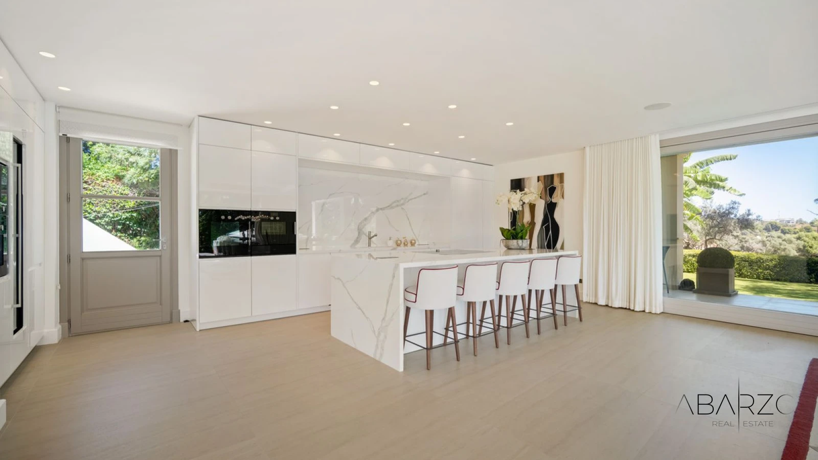 Aloha Marbella Mansion with Golf Course Views and Luxurious Amenities — interior, Nueva Andalucía, Marbella (10 of 49)