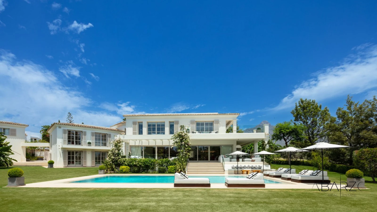 Aloha Marbella Mansion with Golf Course Views and Luxurious Amenities — luxury property for sale in Nueva Andalucía, Marbella