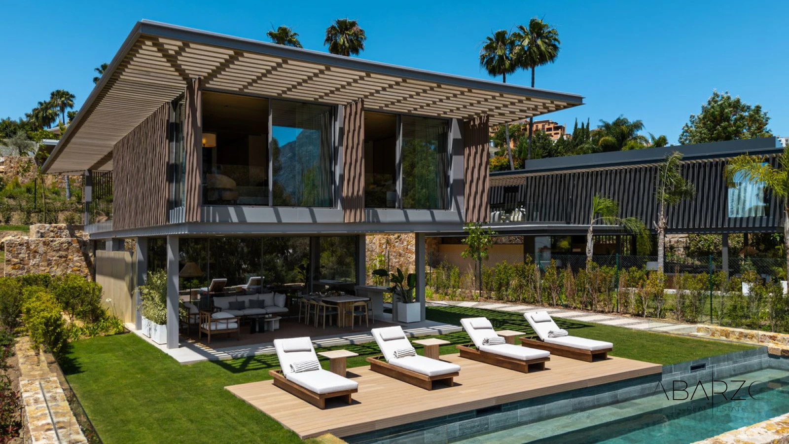 Modern villa with sea views in La Cerquilla, Marbella, private pool and terraces — luxury property for sale in Nueva Andalucía, Marbella
