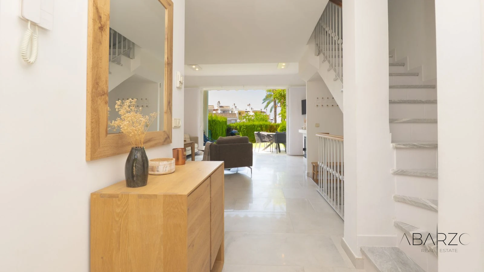 Casa Adosada Esquinera en Bahía de Marbella con Acceso a la Playa y Jardín Privado — interior, Marbella East, Marbella (8 of 26)