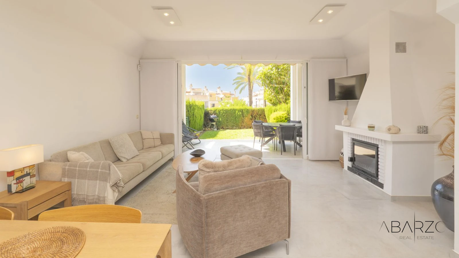 Casa Adosada Esquinera en Bahía de Marbella con Acceso a la Playa y Jardín Privado — interior, Marbella East, Marbella (4 of 26)