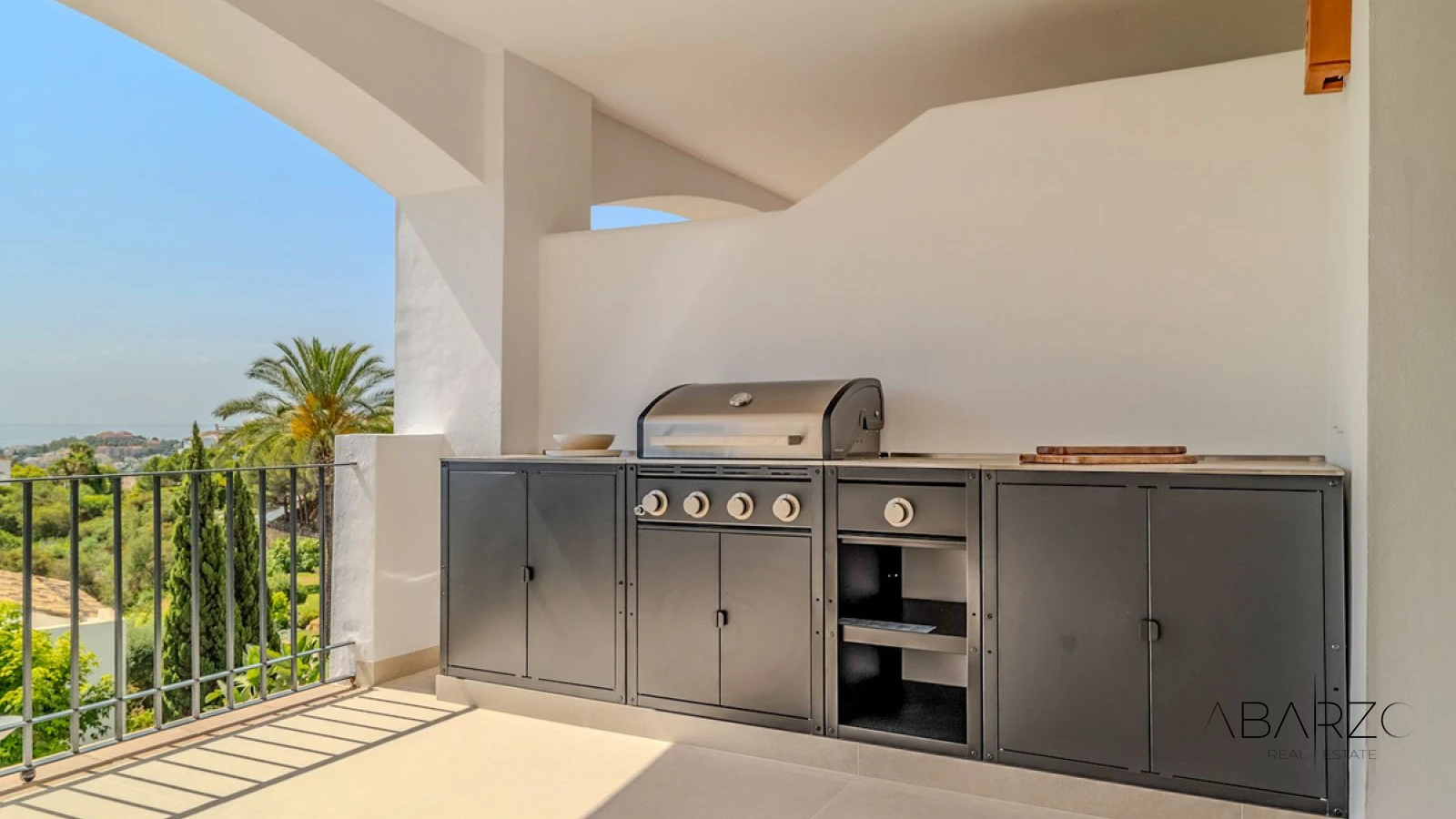 3-Bedroom Apartment in La Quinta Hills with Panoramic Sea Views — interior, La Quinta, Benahavís (7 of 33)