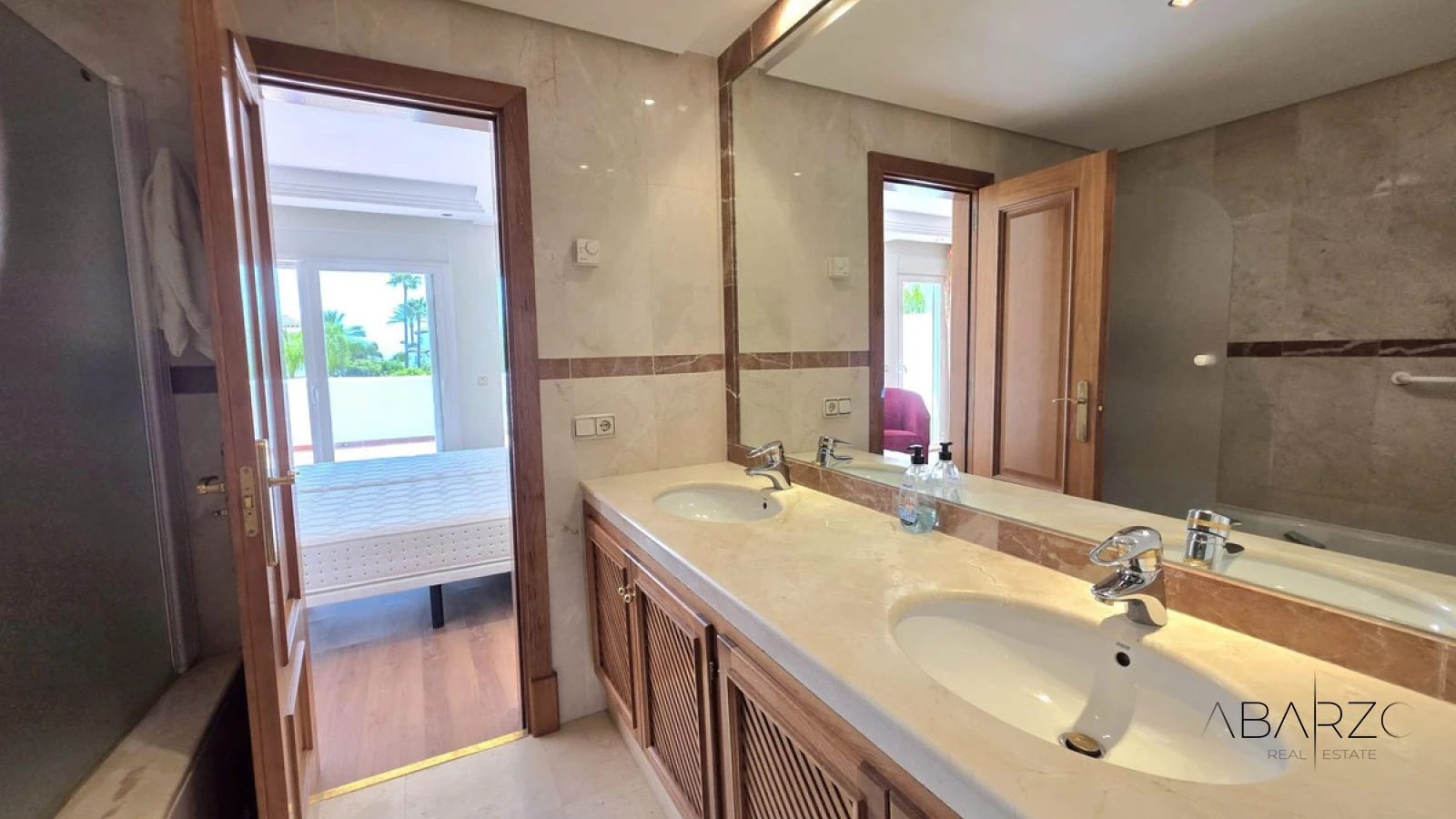 Large 3-Bedroom House in Costalita with Near the Sea and Community Pools — interior, New Golden Mile, Estepona (19 of 29)