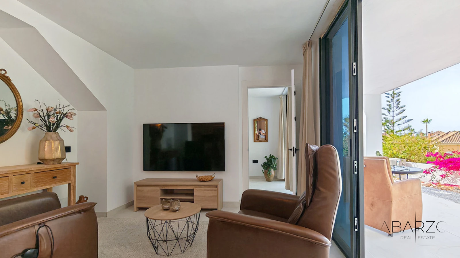 Villa for sale in Elviria, Marbella with 8 bedrooms and private pool — interior, Marbella East, Marbella (22 of 30)