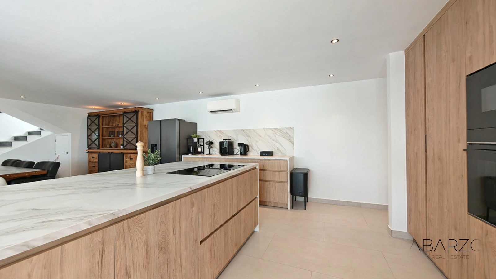 Villa for sale in Elviria, Marbella with 8 bedrooms and private pool — interior, Marbella East, Marbella (7 of 30)