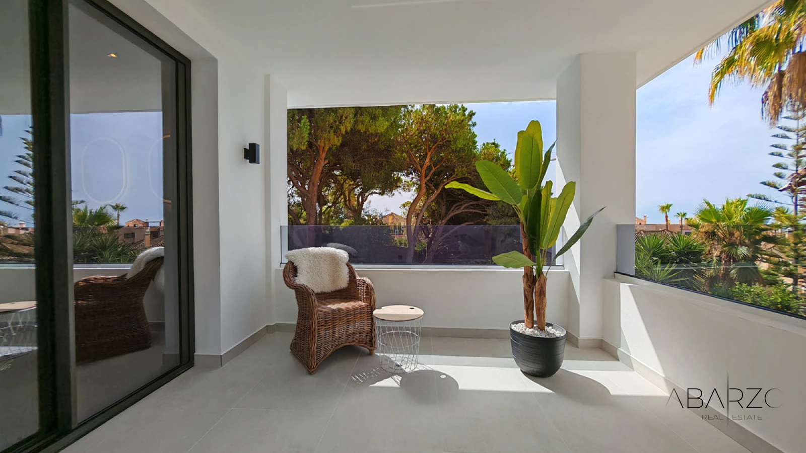 Villa for sale in Elviria, Marbella with 8 bedrooms and private pool — interior, Marbella East, Marbella (11 of 30)