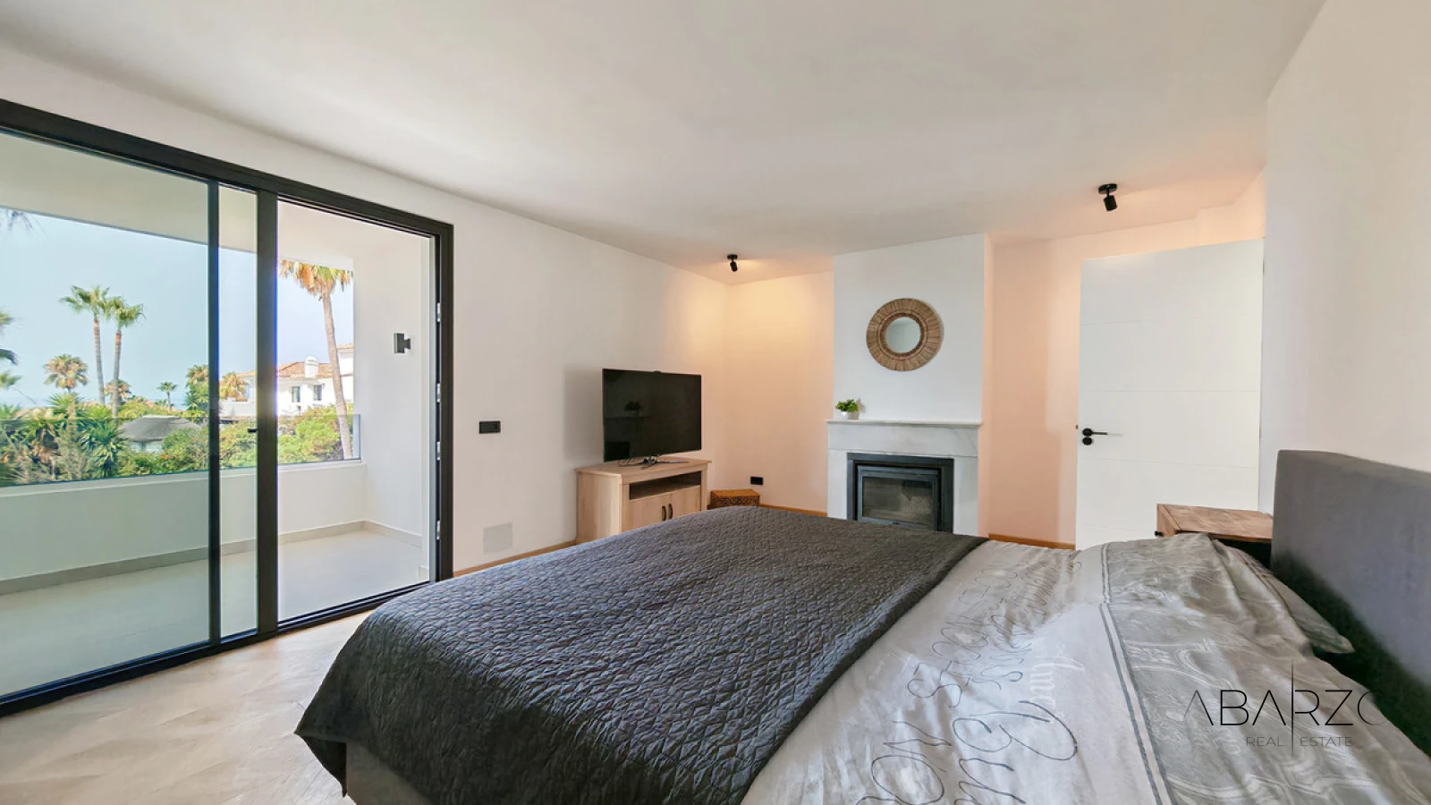 Villa for sale in Elviria, Marbella with 8 bedrooms and private pool — interior, Marbella East, Marbella (8 of 30)