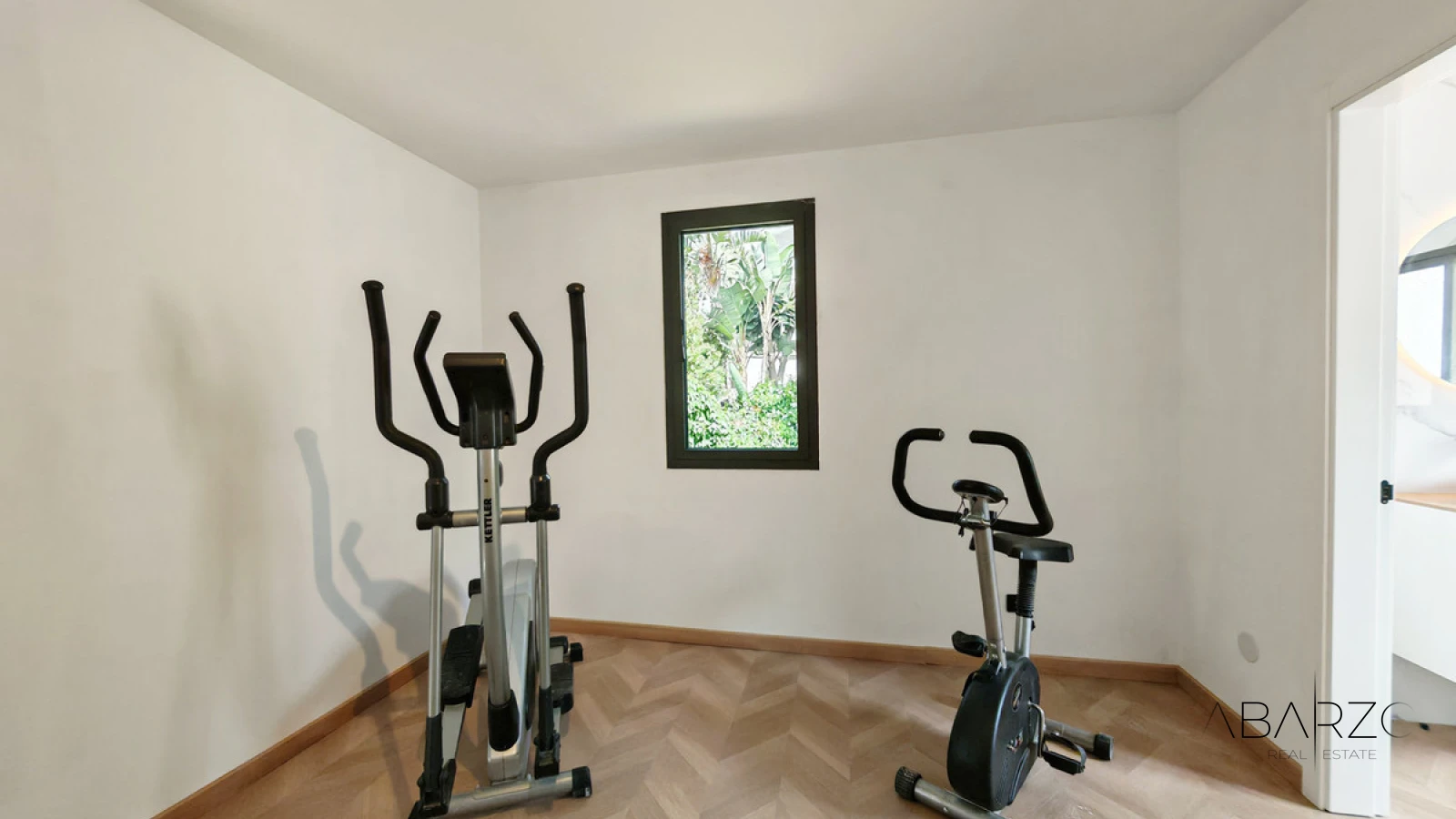 Villa for sale in Elviria, Marbella with 8 bedrooms and private pool — interior, Marbella East, Marbella (24 of 30)
