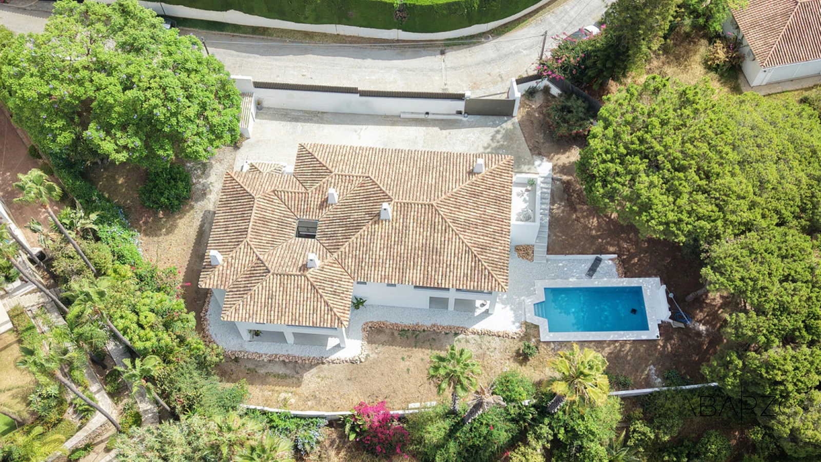 Villa for sale in Elviria, Marbella with 8 bedrooms and private pool — interior, Marbella East, Marbella (29 of 30)