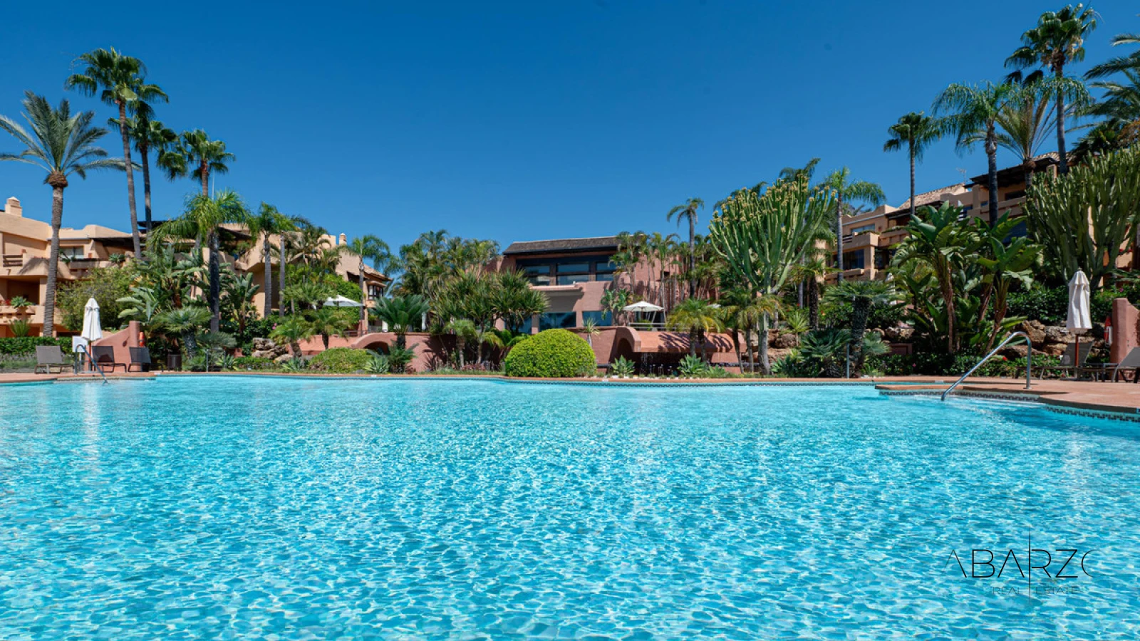 Ground Floor Apartment in Mansion Club, Sierra Blanca with Private Garden and Pool Access — interior, Golden Mile, Marbella (22 of 30)