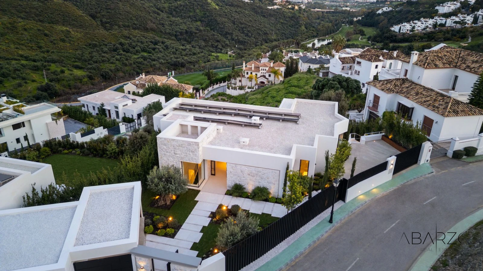 Contemporary Villa with Panoramic Sea Views in Lomas de La Quinta — interior, La Quinta, Benahavís (31 of 31)
