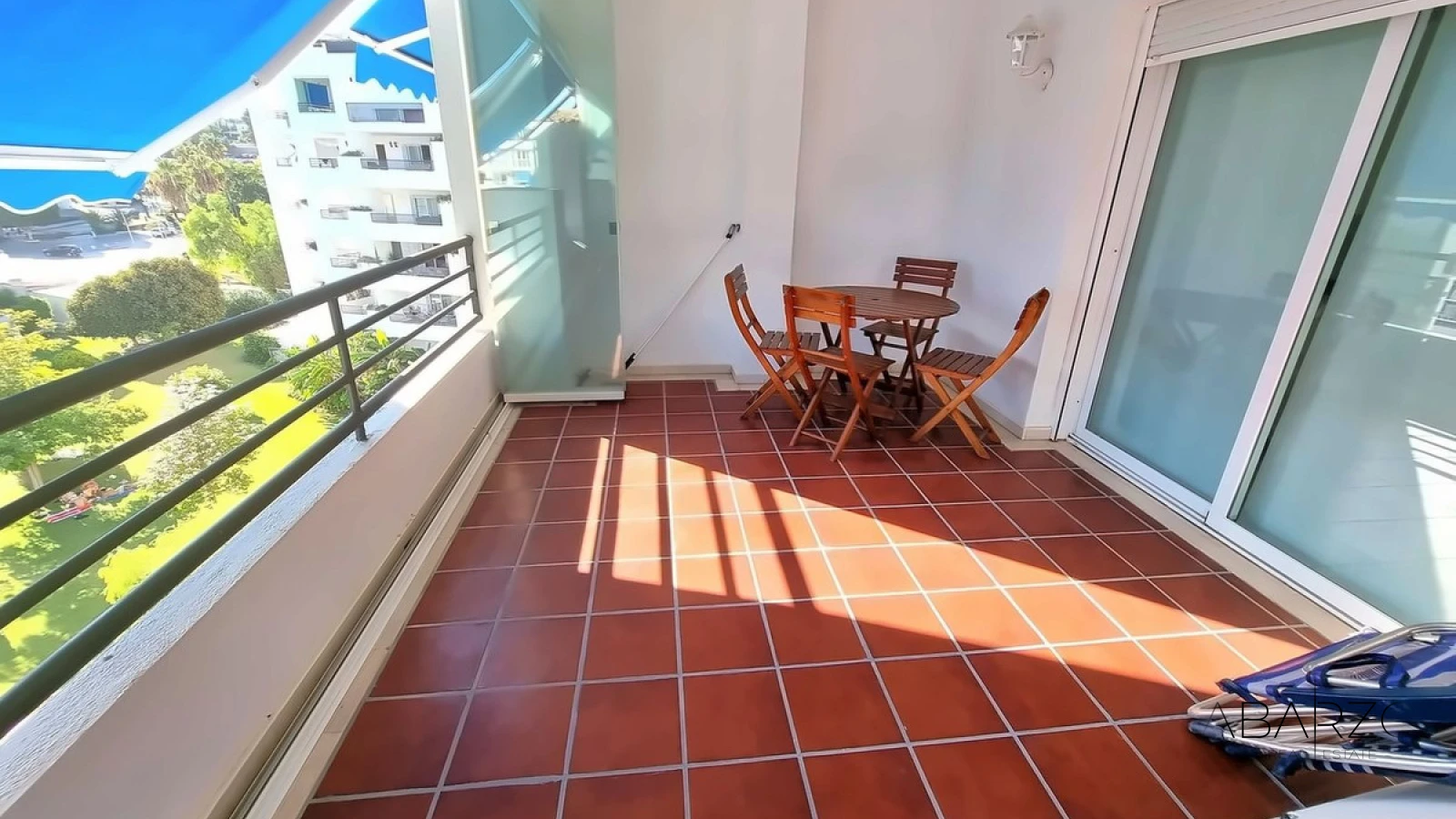 Magnificent 2-Bedroom Apartment in Puerto Banús, Marbella with Beach Access — interior, Puerto Banús, Marbella (15 of 17)