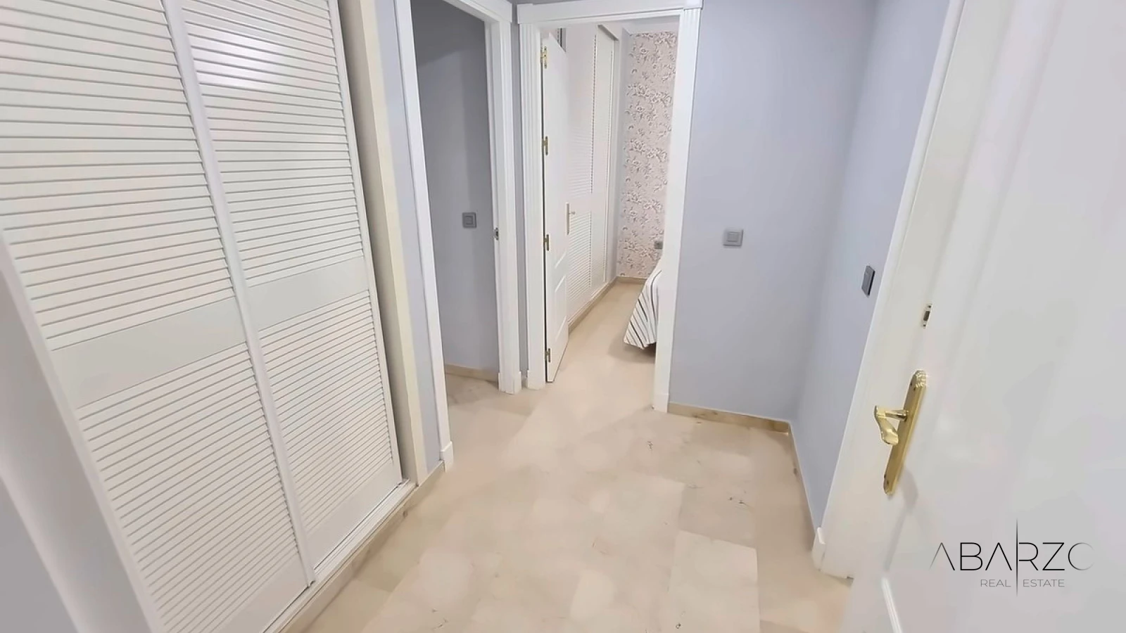 Magnificent 2-Bedroom Apartment in Puerto Banús, Marbella with Beach Access — interior, Puerto Banús, Marbella (6 of 17)