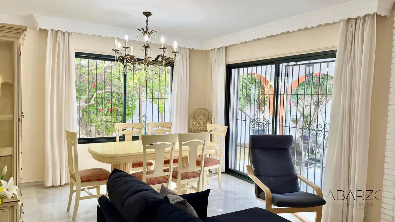 Exclusive Detached Villa in Nueva Andalucía, Marbella Golf Valley with Pool and Parking — interior, Nueva Andalucía, Marbella (17 of 19)