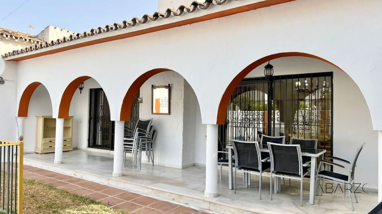 Exclusive Detached Villa in Nueva Andalucía, Marbella Golf Valley with Pool and Parking — interior, Nueva Andalucía, Marbella (5 of 19)