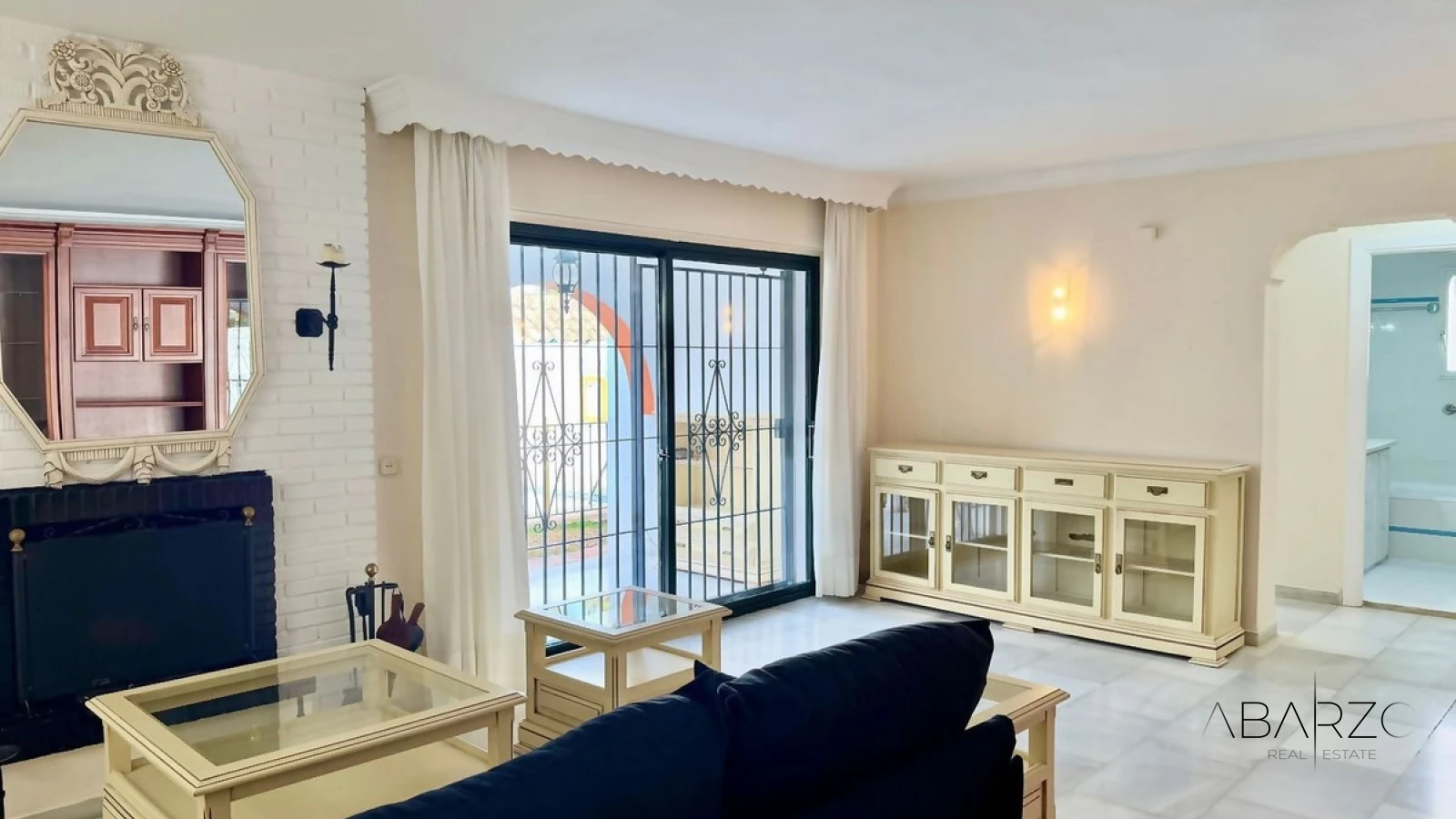 Exclusive Detached Villa in Nueva Andalucía, Marbella Golf Valley with Pool and Parking — interior, Nueva Andalucía, Marbella (18 of 19)