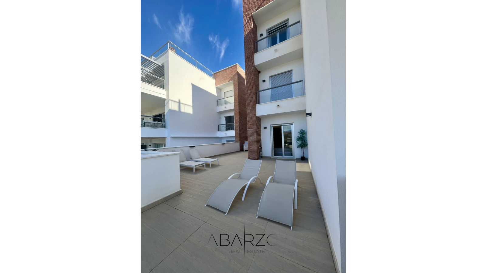 Modern luxury apartment in Avalon, Benahavís with mountain, golf, and sea views — interior, Los Arqueros, Benahavís (31 of 49)