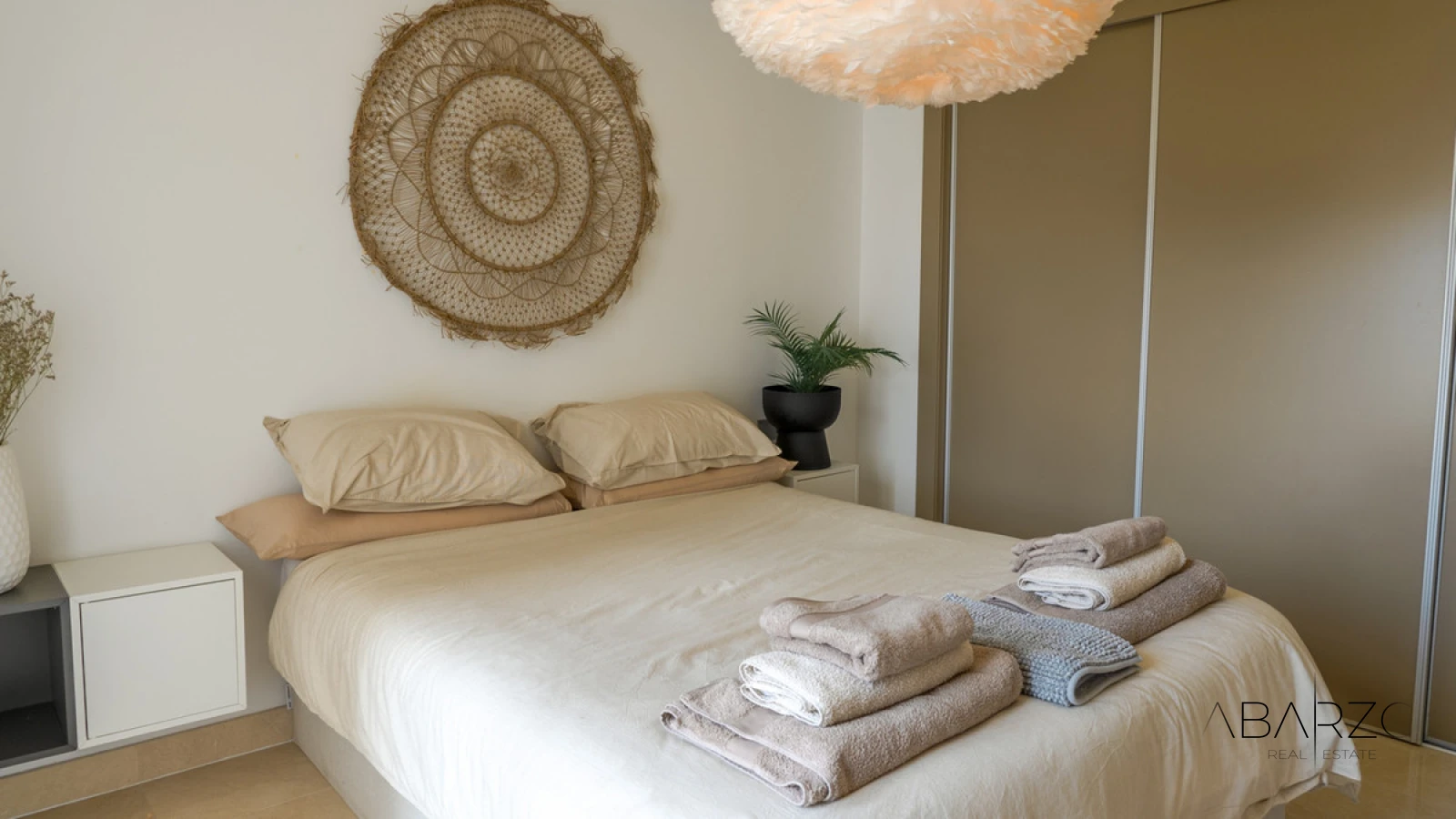 Modern luxury apartment in Avalon, Benahavís with mountain, golf, and sea views — interior, Los Arqueros, Benahavís (33 of 49)