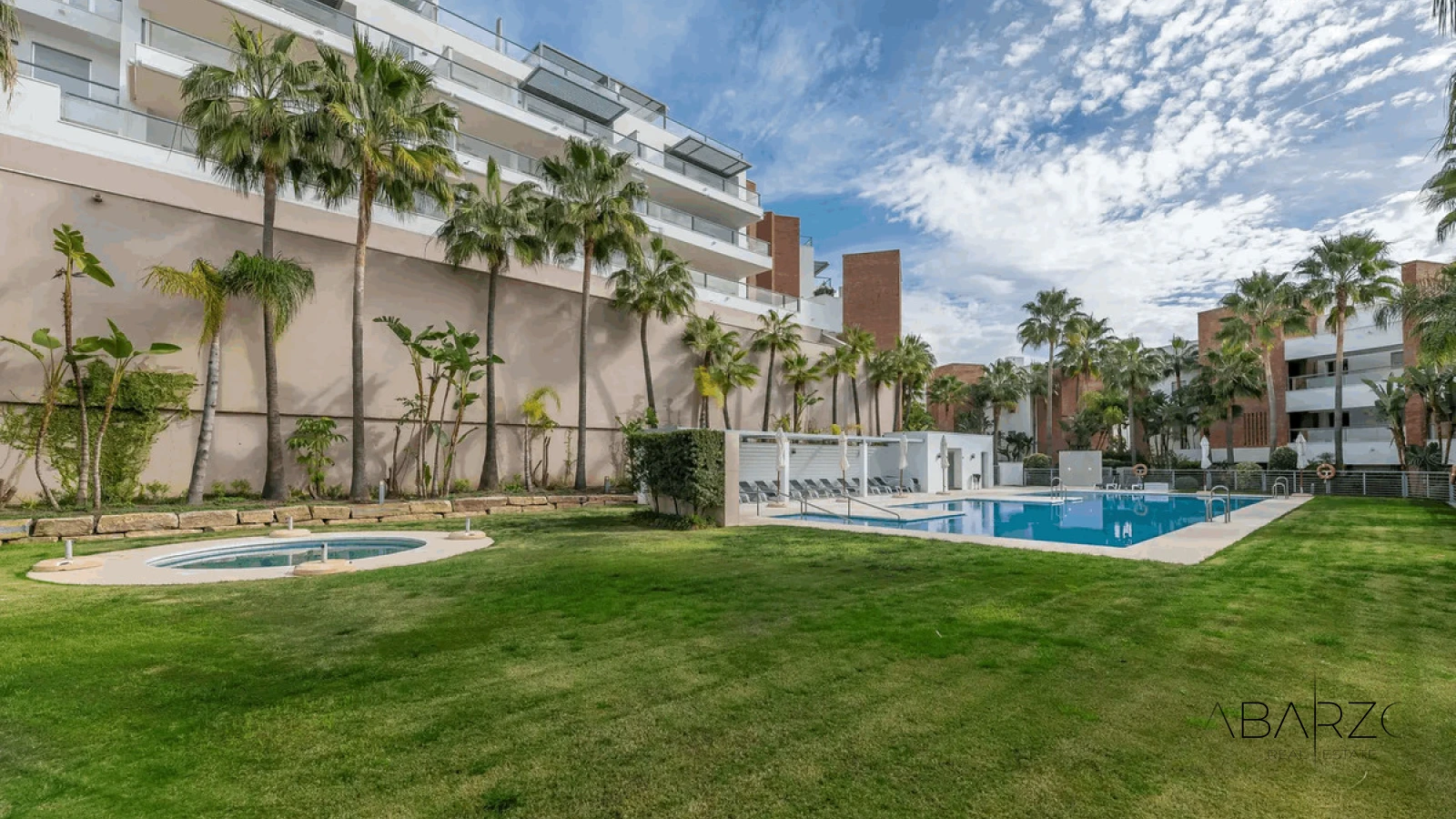 Modern luxury apartment in Avalon, Benahavís with mountain, golf, and sea views — interior, Los Arqueros, Benahavís (36 of 49)