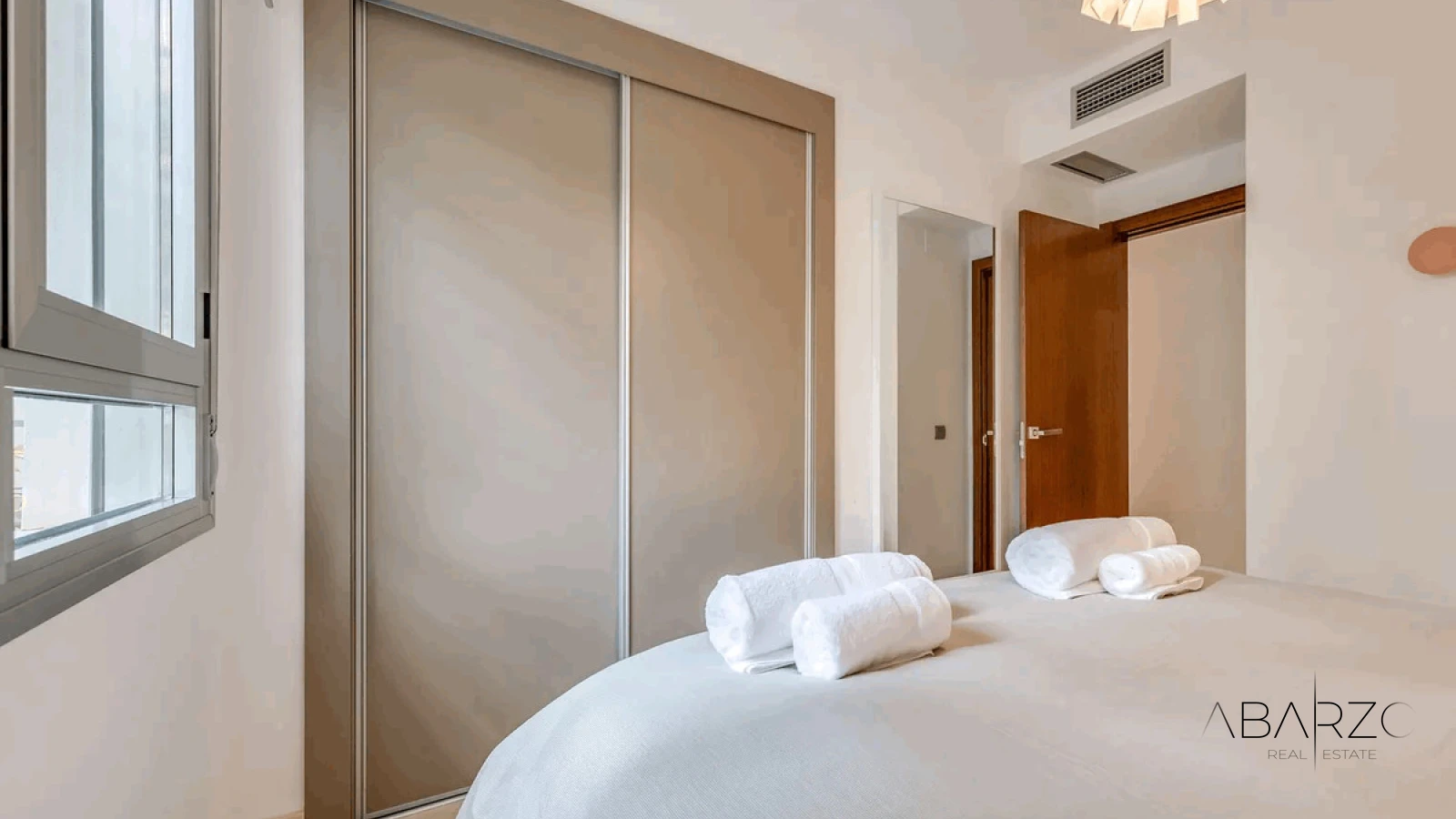 Modern luxury apartment in Avalon, Benahavís with mountain, golf, and sea views — interior, Los Arqueros, Benahavís (16 of 49)