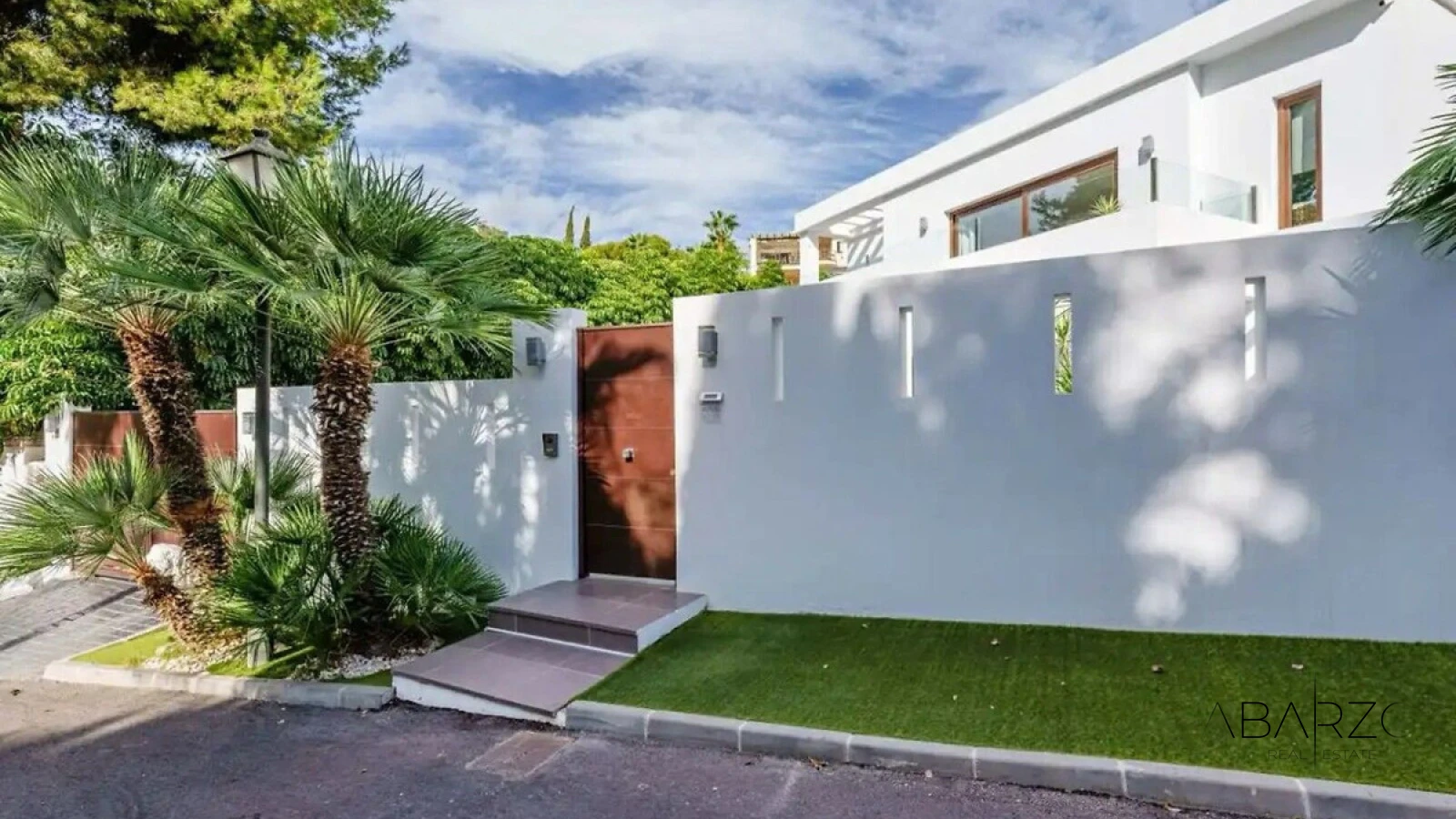 Elegant detached villa with 5 bedrooms in El Rosario, Marbella, with garden and pool — interior, Marbella East, Marbella (22 of 22)