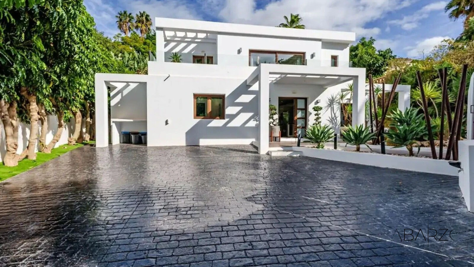 Elegant detached villa with 5 bedrooms in El Rosario, Marbella, with garden and pool — interior, Marbella East, Marbella (21 of 22)