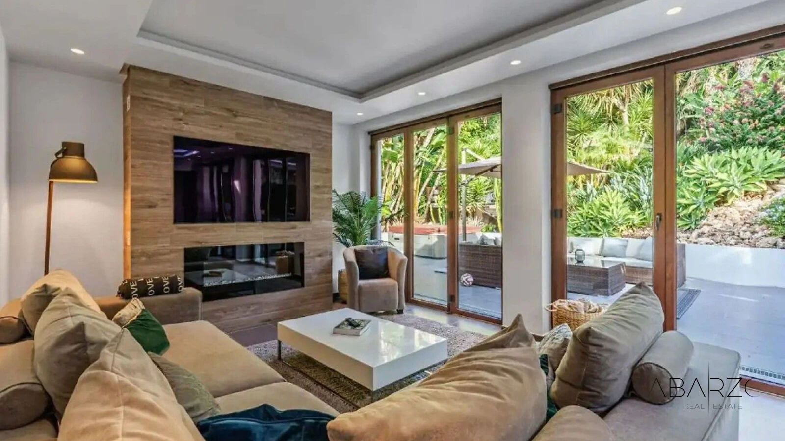 Elegant detached villa with 5 bedrooms in El Rosario, Marbella, with garden and pool — interior, Marbella East, Marbella (9 of 22)