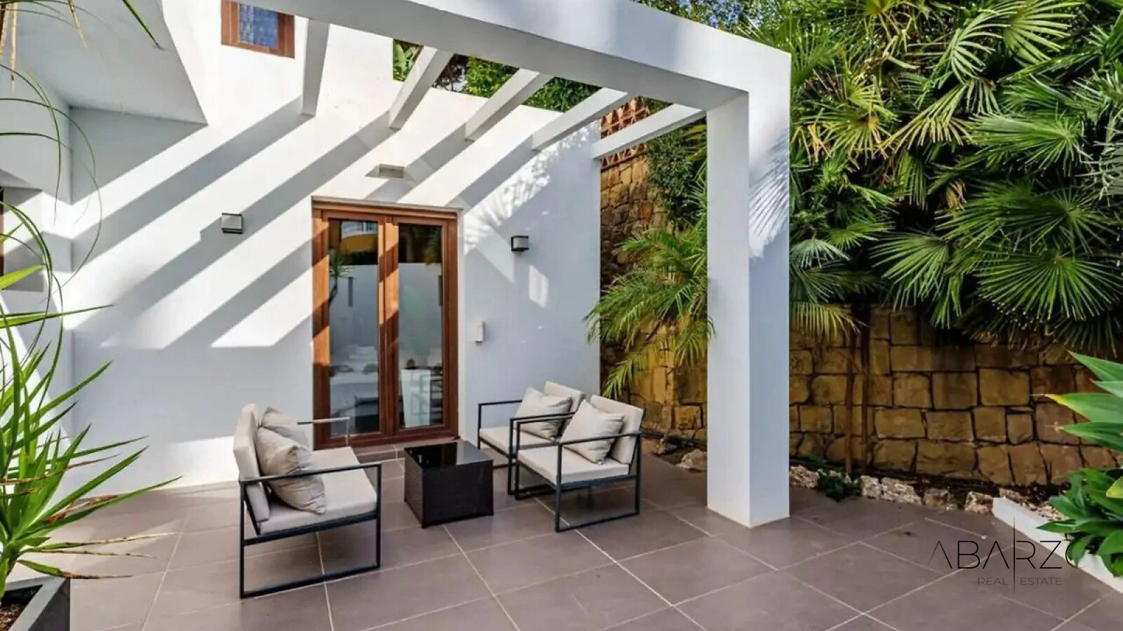 Elegant detached villa with 5 bedrooms in El Rosario, Marbella, with garden and pool — interior, Marbella East, Marbella (8 of 22)
