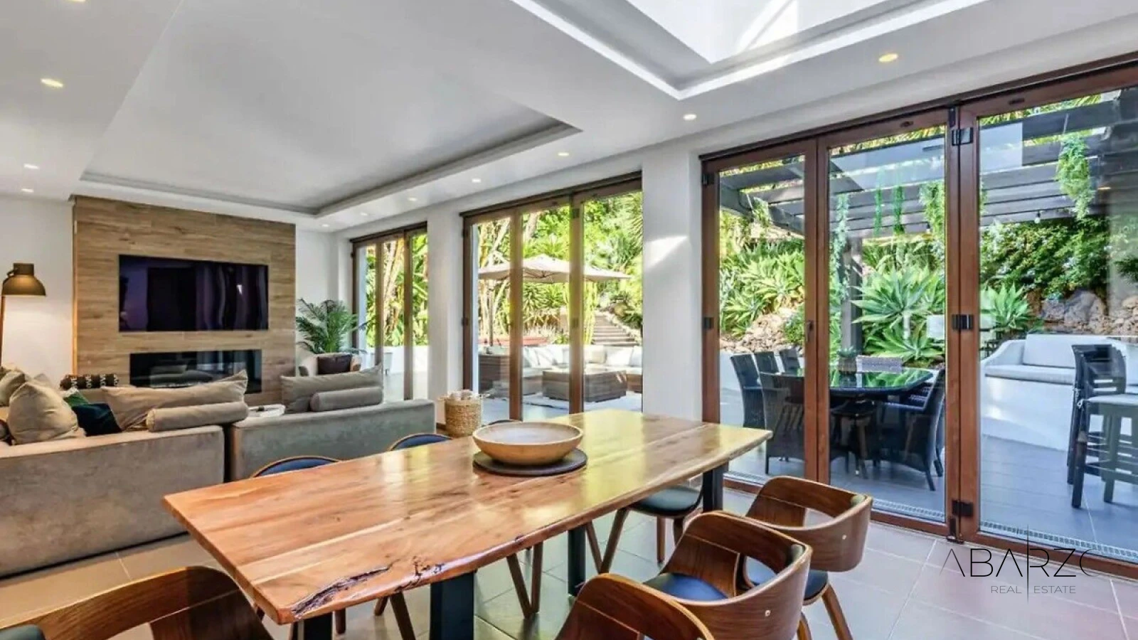 Elegant detached villa with 5 bedrooms in El Rosario, Marbella, with garden and pool — interior, Marbella East, Marbella (11 of 22)