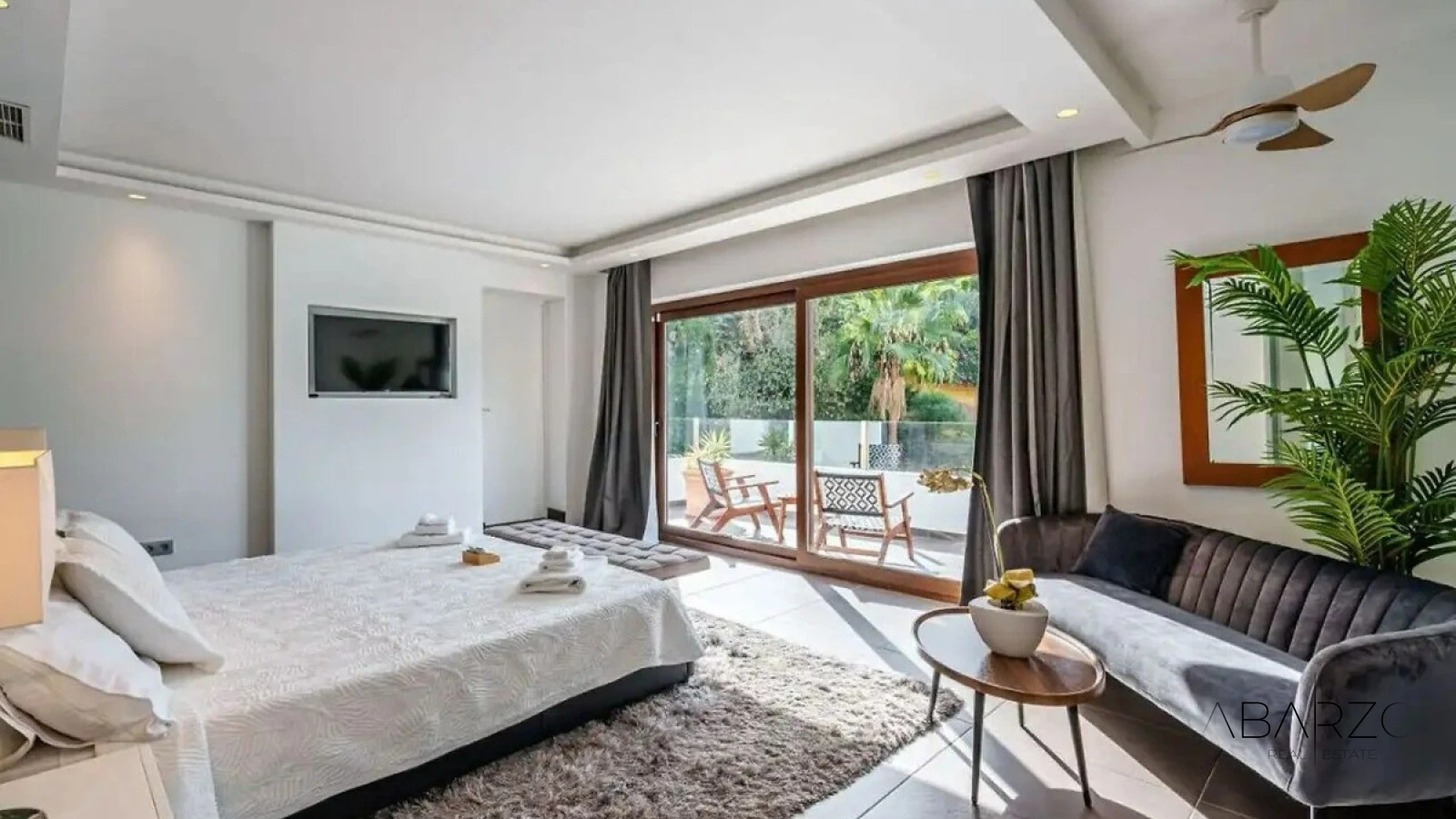 Elegant detached villa with 5 bedrooms in El Rosario, Marbella, with garden and pool — interior, Marbella East, Marbella (19 of 22)