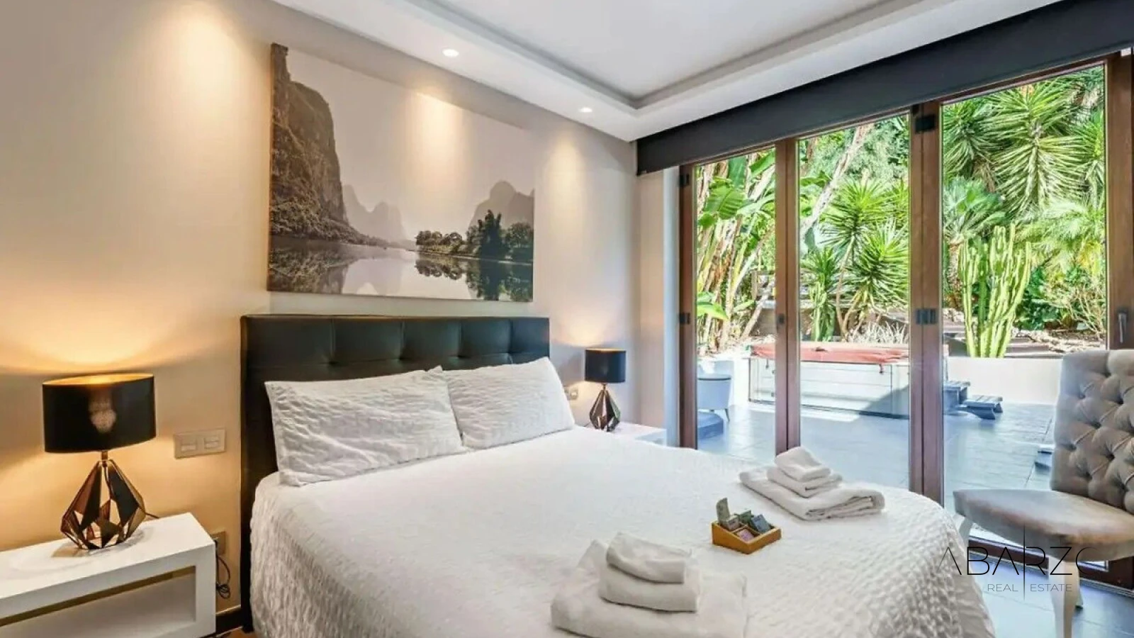 Elegant detached villa with 5 bedrooms in El Rosario, Marbella, with garden and pool — interior, Marbella East, Marbella (14 of 22)