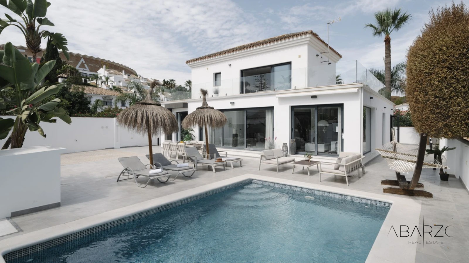 Villa de lujo en Nueva Andalucía con piscina privada cerca de Puerto Banús — luxury property for sale in Nueva Andalucía, Marbella