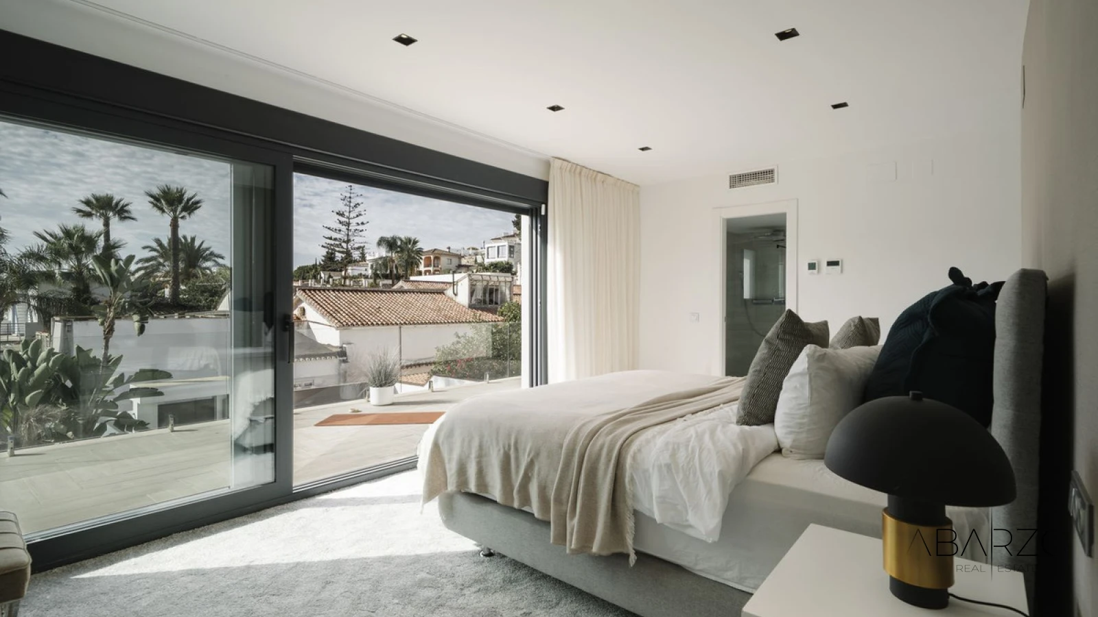 Villa de lujo en Nueva Andalucía con piscina privada cerca de Puerto Banús — interior, Nueva Andalucía, Marbella (14 of 36)