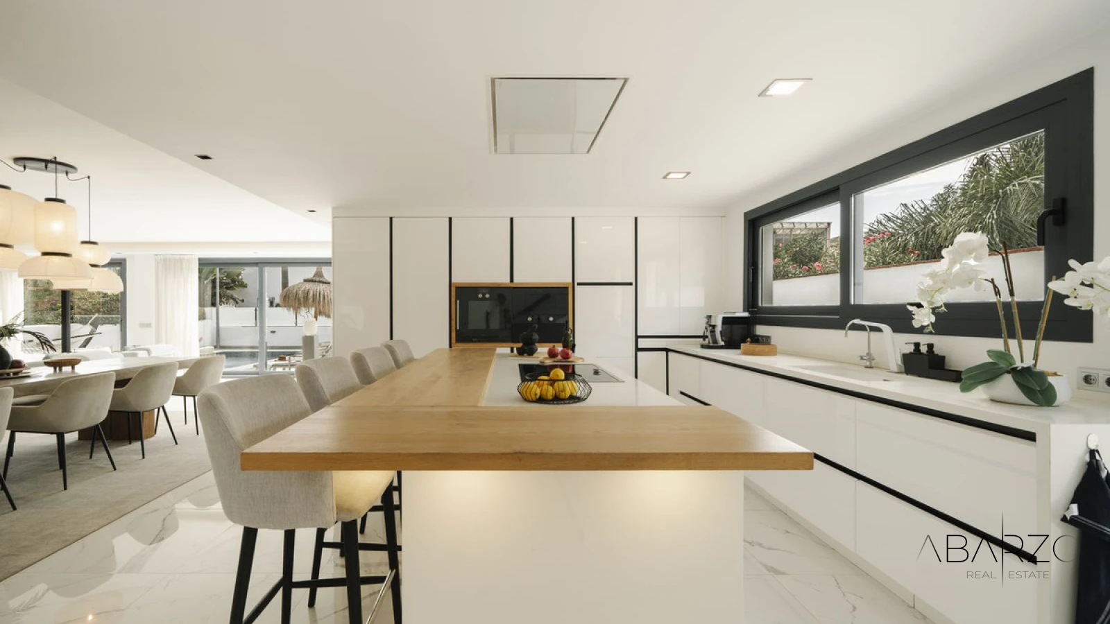 Villa de lujo en Nueva Andalucía con piscina privada cerca de Puerto Banús — interior, Nueva Andalucía, Marbella (9 of 36)