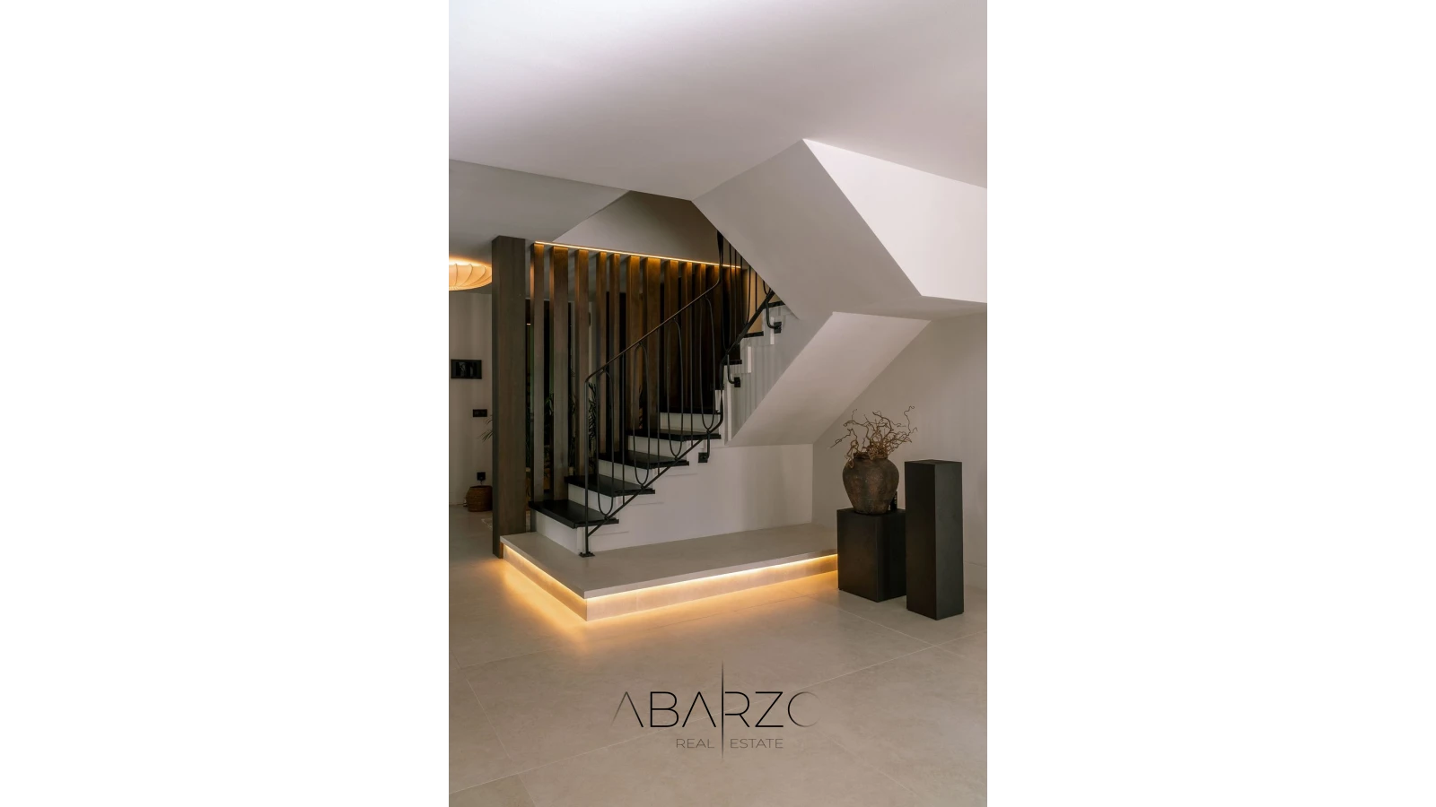 Stunning Villa in Nueva Andalucía with Private Garden, Pool, and Smart Home — interior, Nueva Andalucía, Marbella (27 of 38)