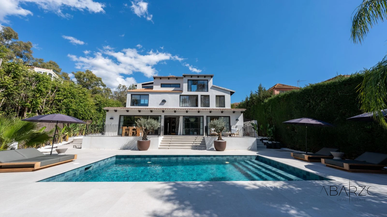 Stunning Villa in Nueva Andalucía with Private Garden, Pool, and Smart Home — luxury property for sale in Nueva Andalucía, Marbella