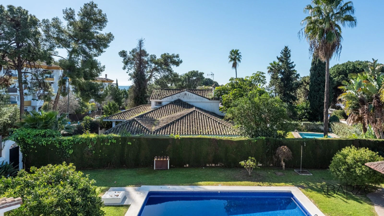 South-facing villa in La Carolina, Marbella with pool and BBQ area — interior, Golden Mile, Marbella (26 of 29)