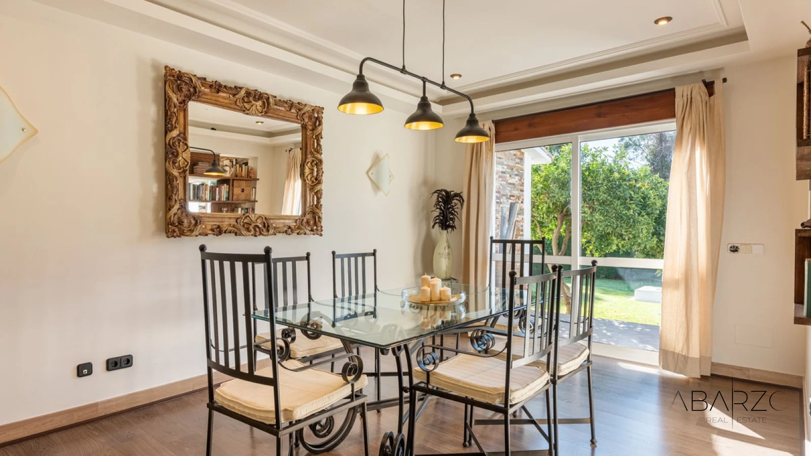 South-facing villa in La Carolina, Marbella with pool and BBQ area — interior, Golden Mile, Marbella (6 of 29)