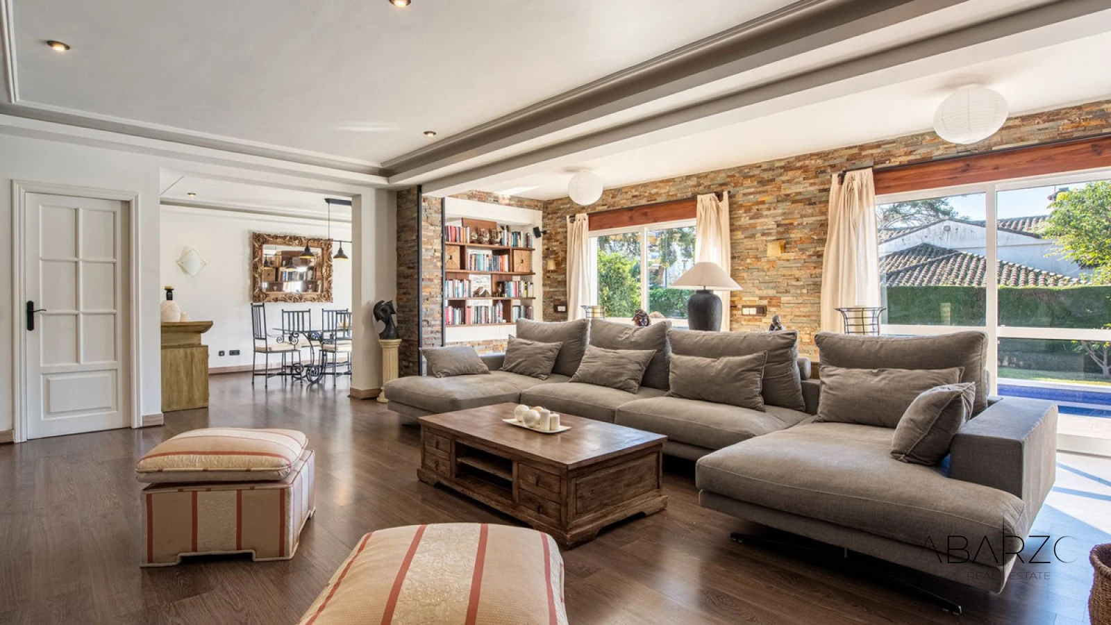 South-facing villa in La Carolina, Marbella with pool and BBQ area — interior, Golden Mile, Marbella (3 of 29)