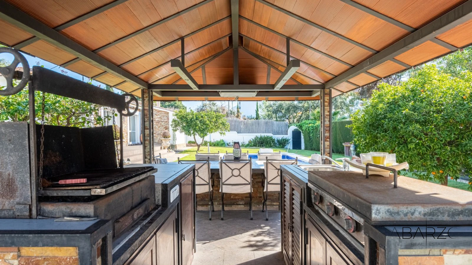 South-facing villa in La Carolina, Marbella with pool and BBQ area — interior, Golden Mile, Marbella (20 of 29)