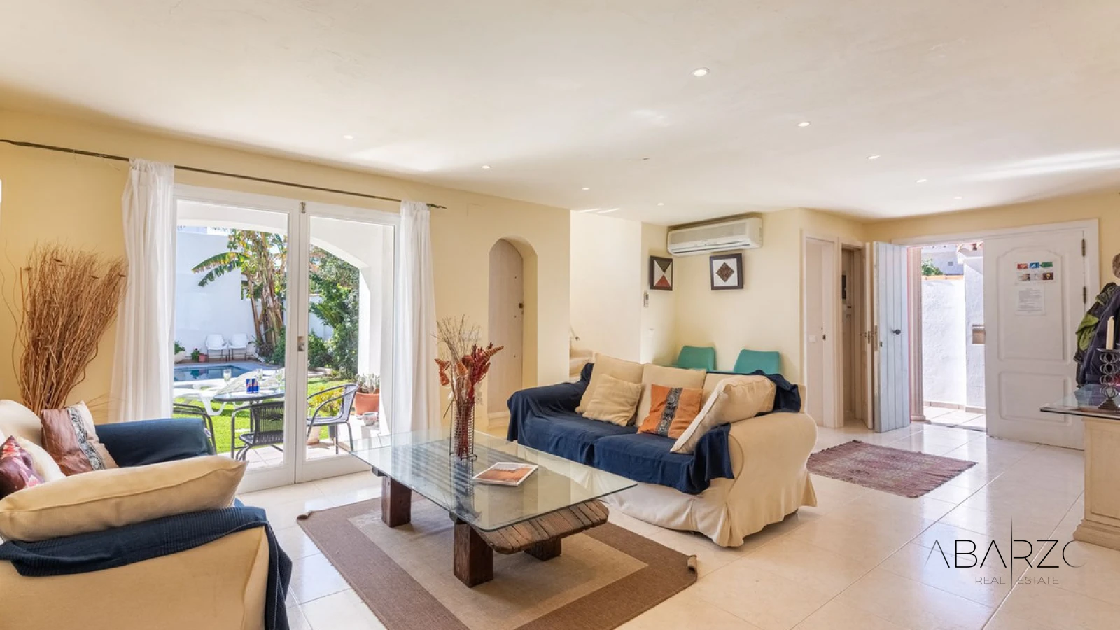 Очаровательная Испанская Вилла с Видом на Море в Linda Vista Baja, 100м от Пляжа — interior, San Pedro de Alcántara (5 of 34)