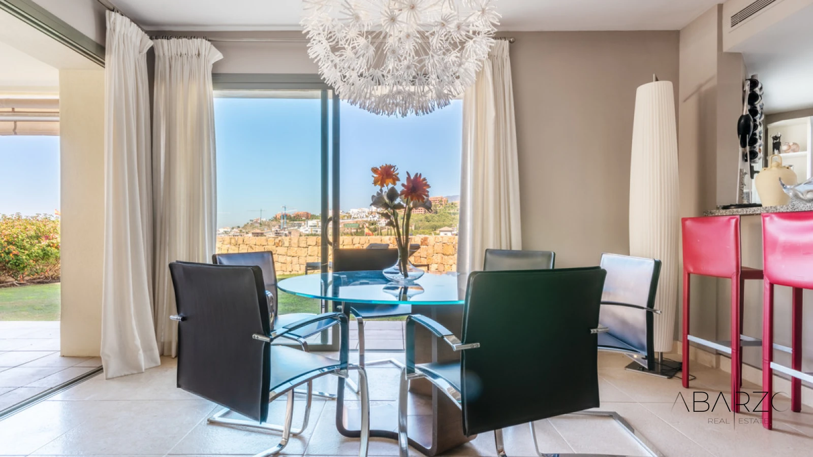 Stylish Garden Apartment in Los Flamingos with Golf Course and Sea Views — interior, Los Flamingos, Benahavís (8 of 22)