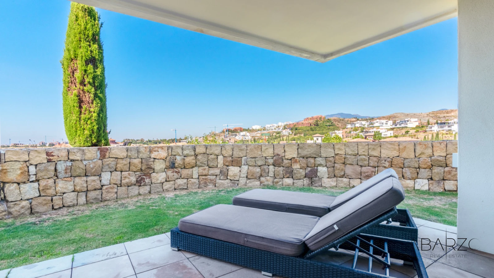 Stylish Garden Apartment in Los Flamingos with Golf Course and Sea Views — interior, Los Flamingos, Benahavís (4 of 22)