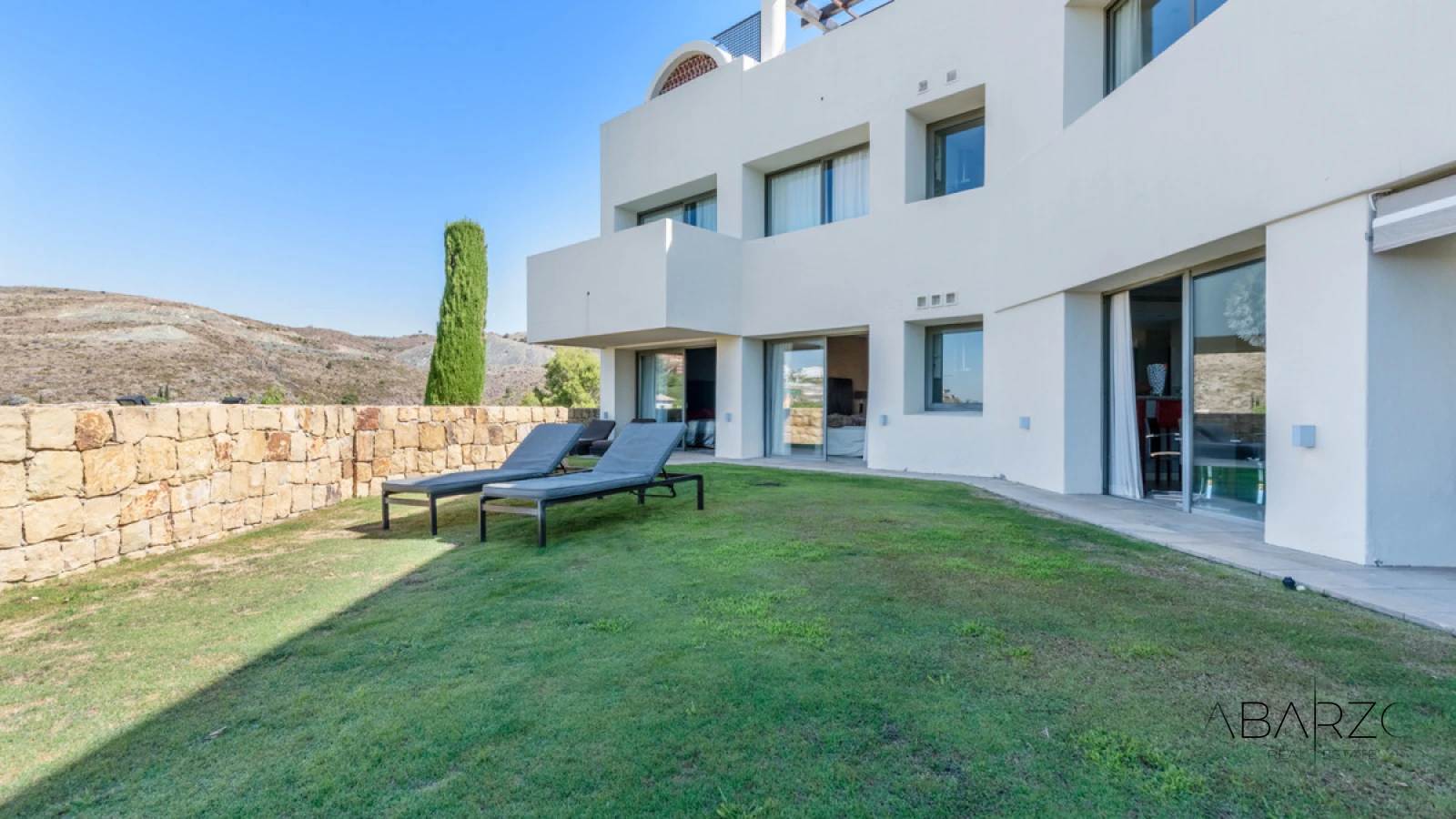 Stylish Garden Apartment in Los Flamingos with Golf Course and Sea Views — interior, Los Flamingos, Benahavís (3 of 22)